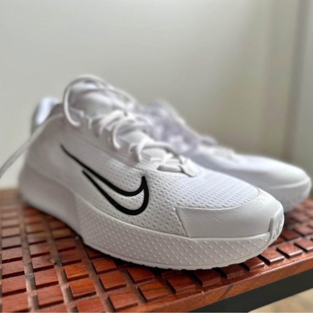 Nike Vapor Lite Court Shoes